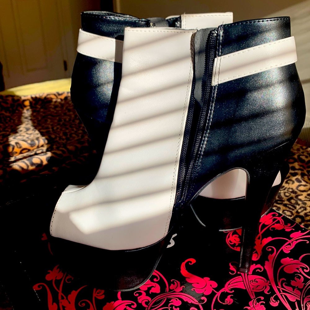 Black n white shoe booties